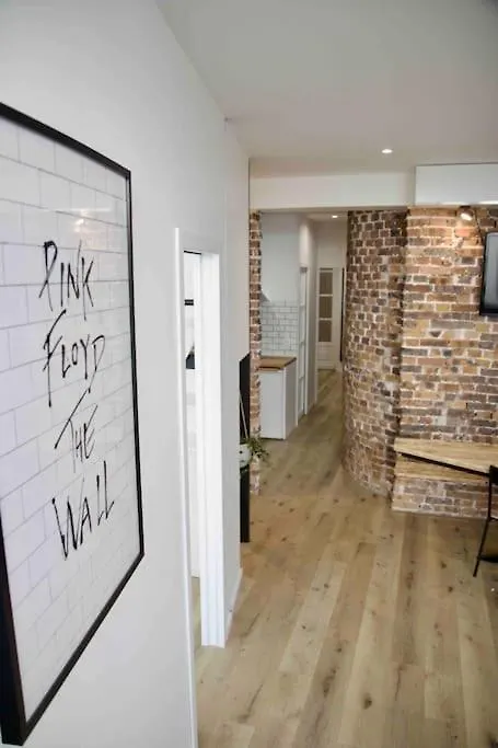Another Brick In The Wall Apartment In Paris Sleeps 9