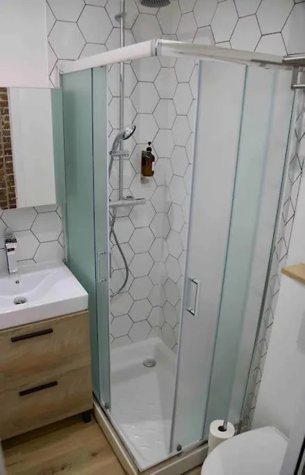 Another Brick In The Wall Apartment In Paris Sleeps 9