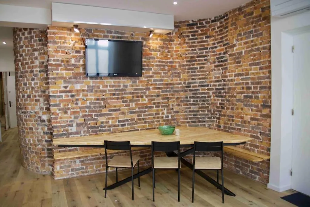 Another Brick In The Wall Apartment In Paris Sleeps 9