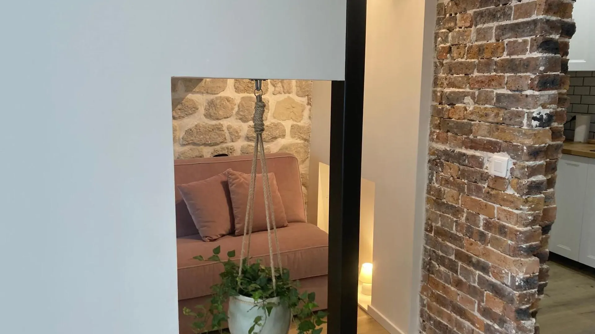 Another Brick In The Wall Apartment In Paris Sleeps 9